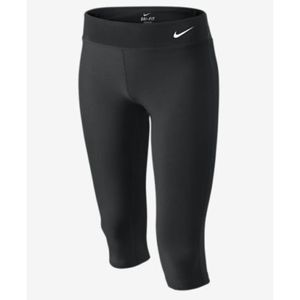NEW Girl's Small NIKE Legend Tight Fit Capri Pants Black 522087 010